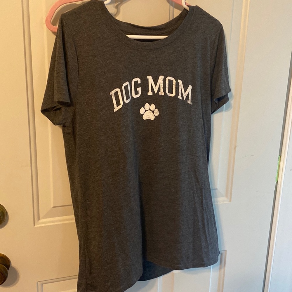 Dog mom tee!